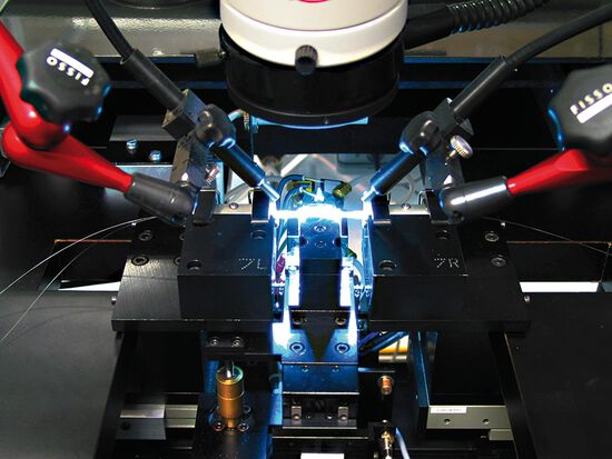 UV Systeme für Optik und Optoelektronik