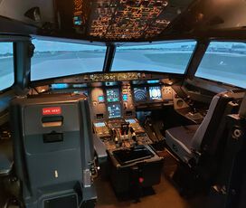 Cockpit eines Flugsimulators der ProToura Group